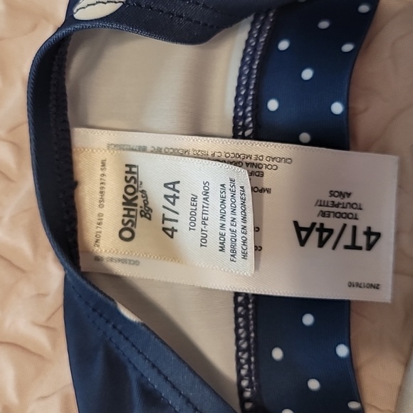 OshGosh B'gosh 3-Piece Swim Set - Picture 8 of 11